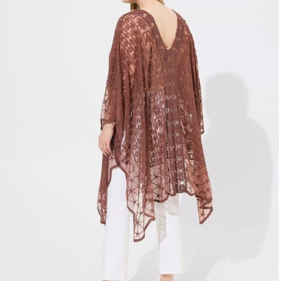 Scalloped Lace Poncho - Rose Taupe - Picture 3 of 5